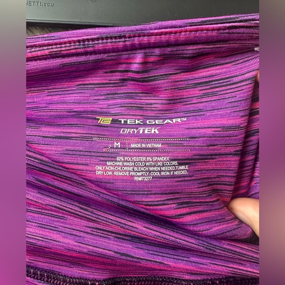 Tek Gear Women’s Sports Bra and Leggings Set - Picture 4 of 7